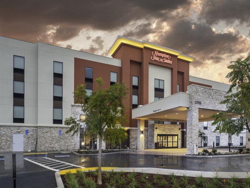 Hampton Inn & Suites Santa Maria מראה חיצוני תמונה